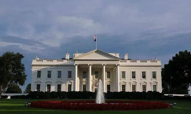 但他仍是世, 目前