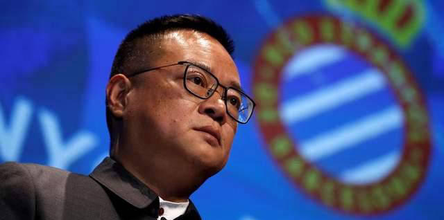 据公告披露, 过股份方式, 遇降级